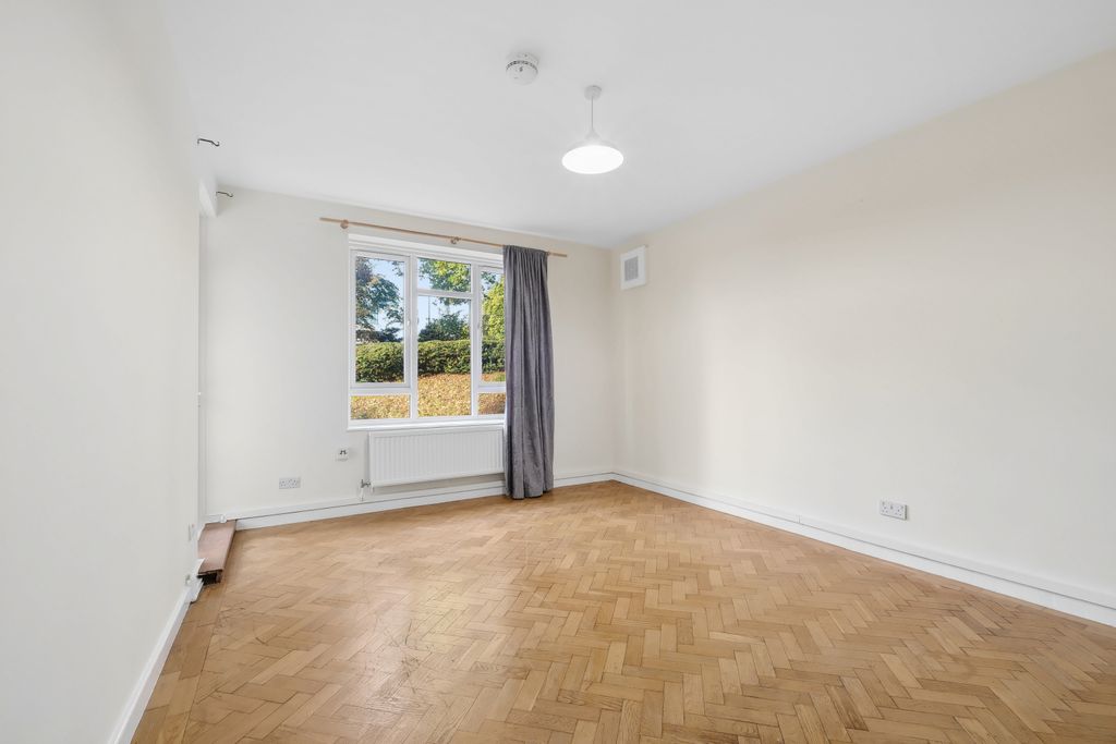 Property photo 2 of 14 Gallery