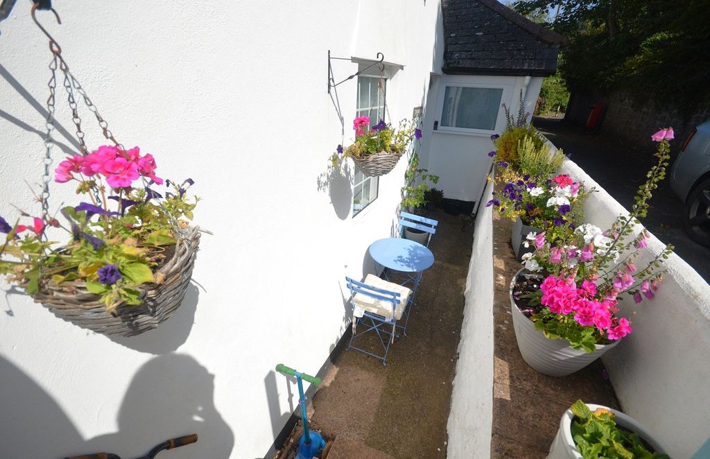 Property photo 2 of 12 Picture No. 29