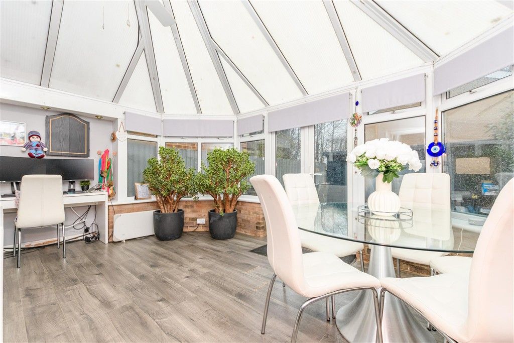 Property photo 2 of 12 Conservatory