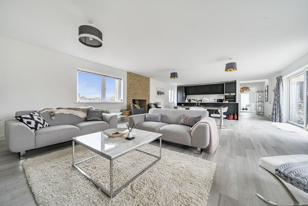 Property photo 3 of 43 Picture 3