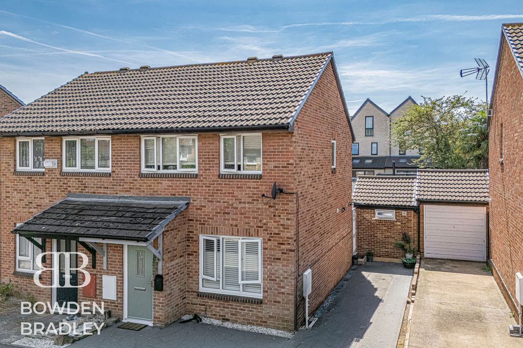 Property photo 2 of 30