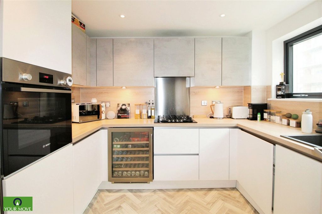 Property photo 2 of 13 Kitchen