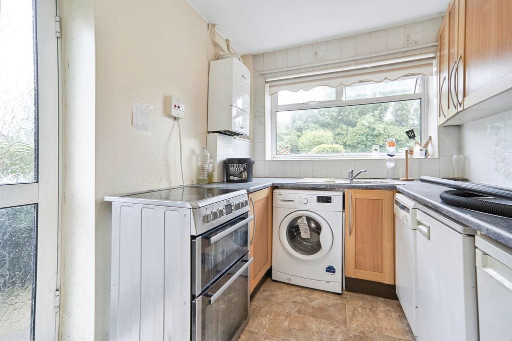 Property photo 3 of 12