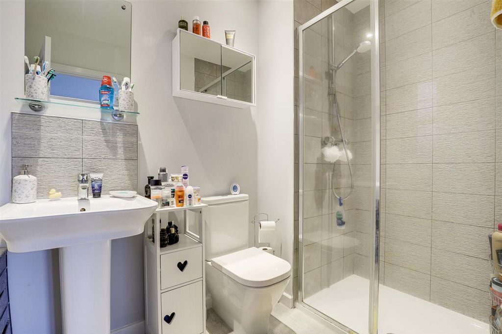 Property photo 3 of 31