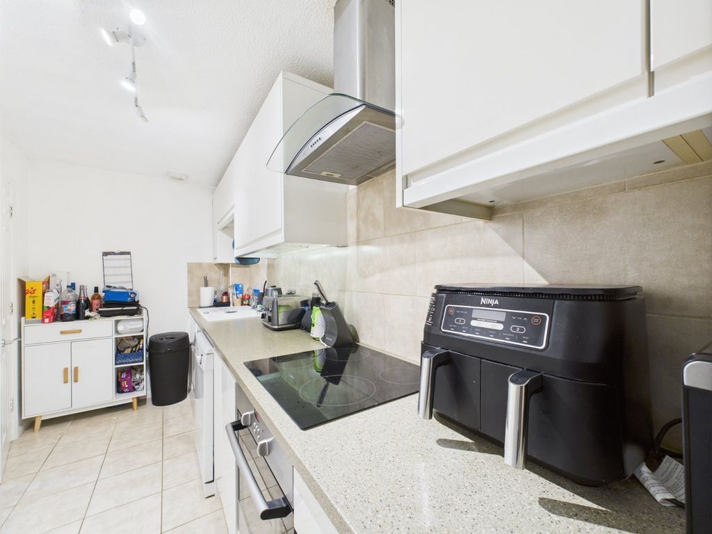 Property photo 3 of 22 Kitchen