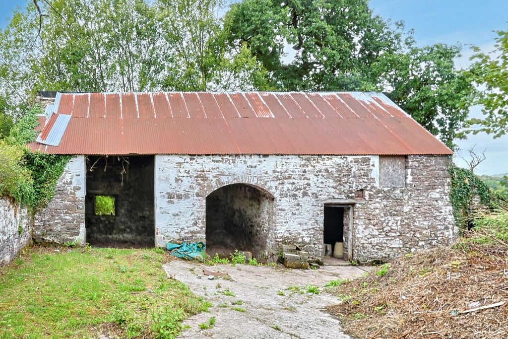 Property photo 3 of 18