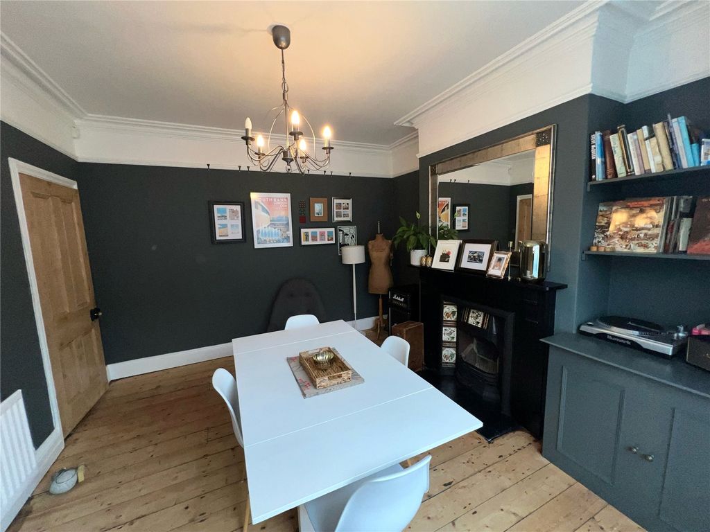 Property photo 3 of 17 Photo