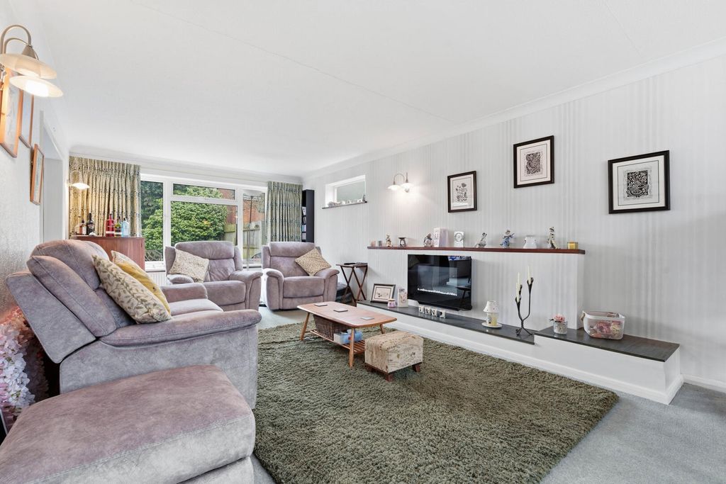 Property photo 2 of 32 Living Room