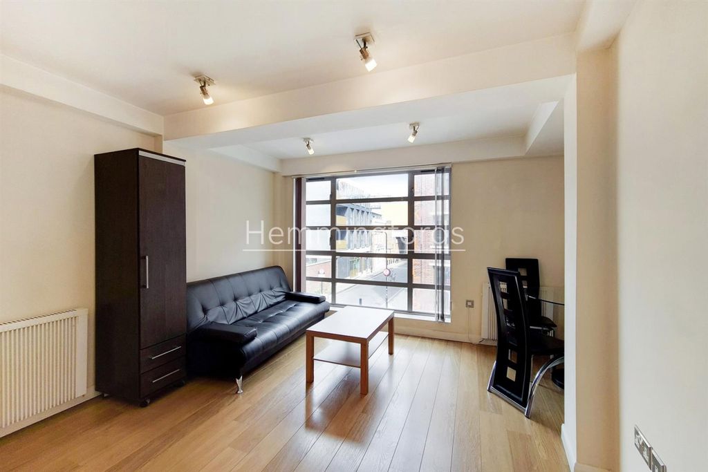 Property photo 2 of 12