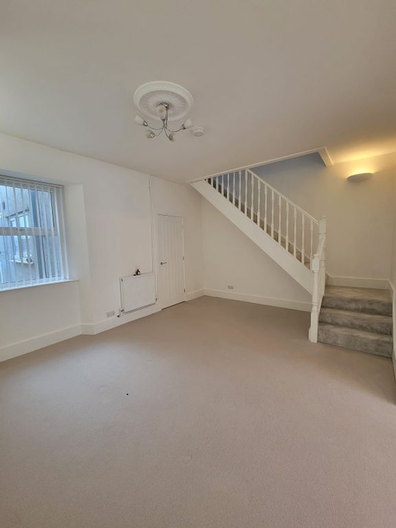 Property photo 3 of 12 Gallery