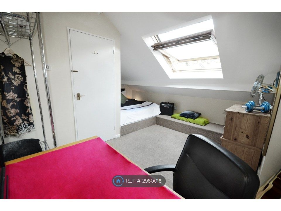 Property photo 2 of 6 Spare Room