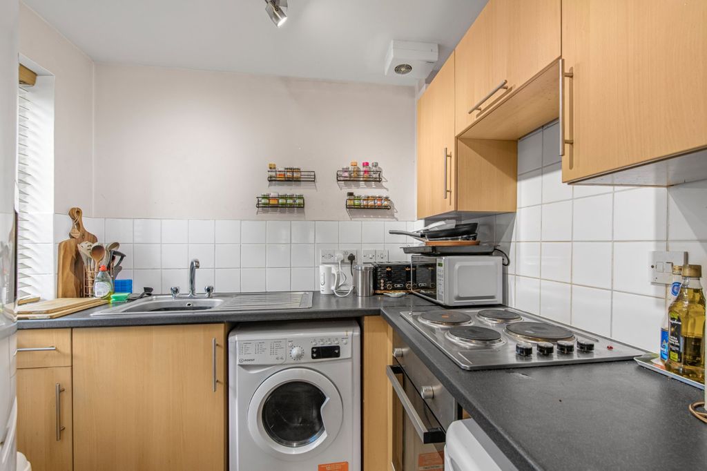 Property photo 3 of 14 Kitchen