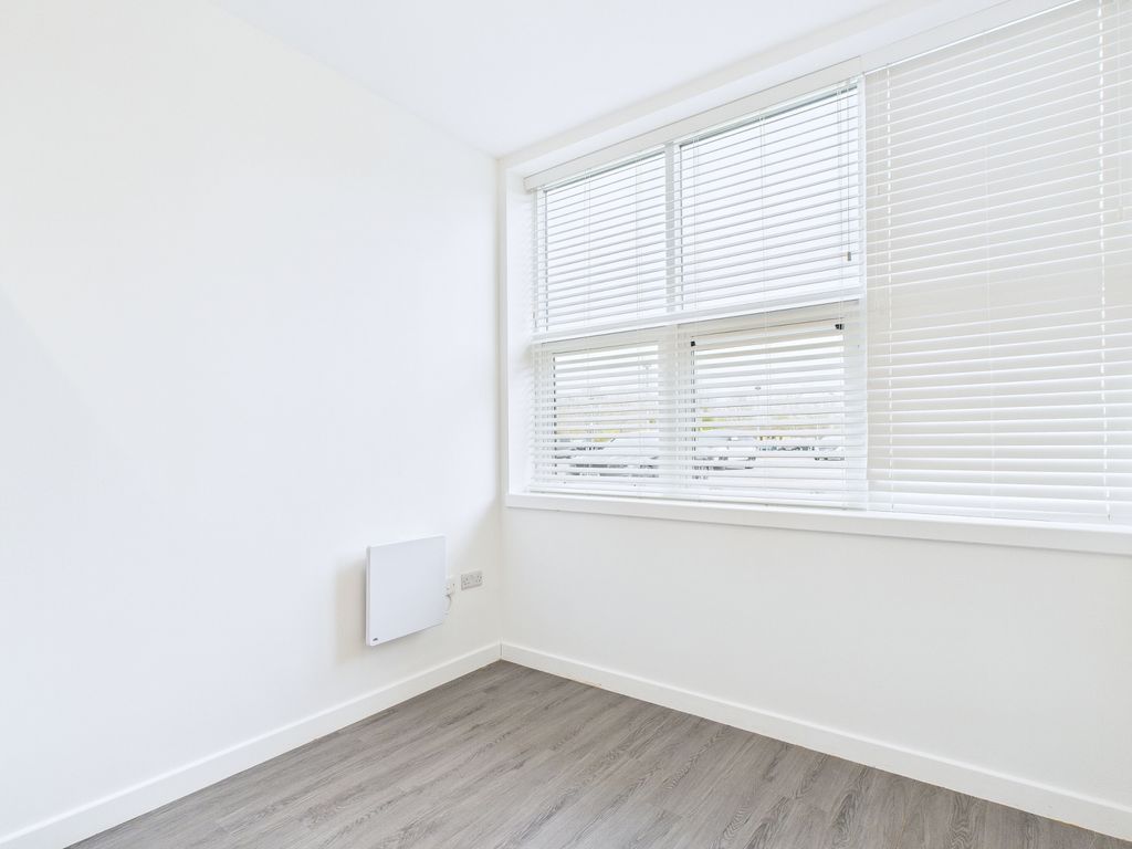 Property photo 3 of 12 Cam01909G0-Pr0459-Still009