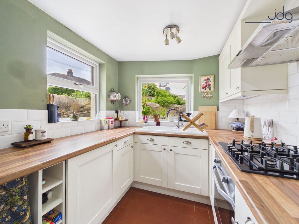 Property photo 2 of 13 Kitchen