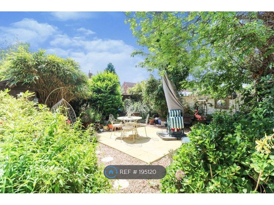 Property photo 2 of 11 Garden