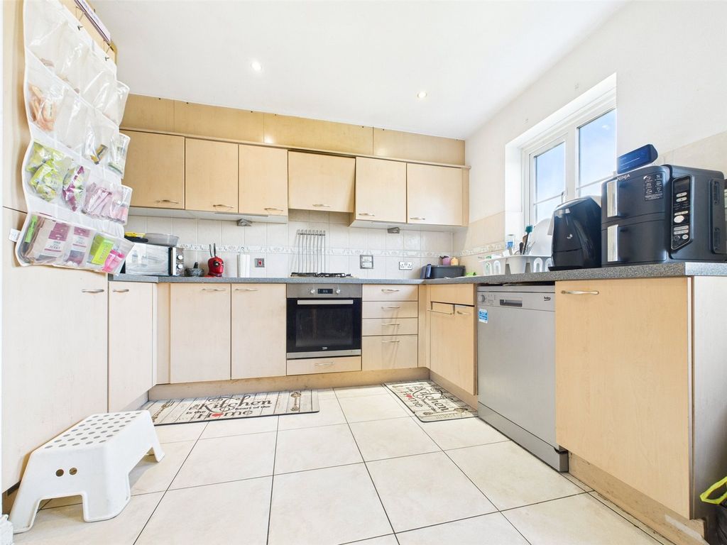 Property photo 3 of 11 Picture 3