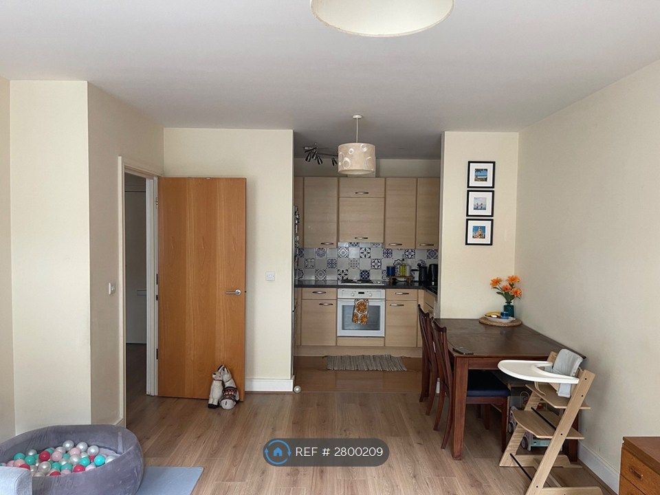 Property photo 2 of 13 Dining Area / Kitchen