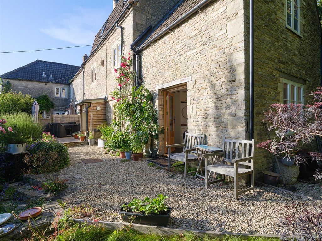 Property photo 2 of 23 Monkton Hill-43.Jpg