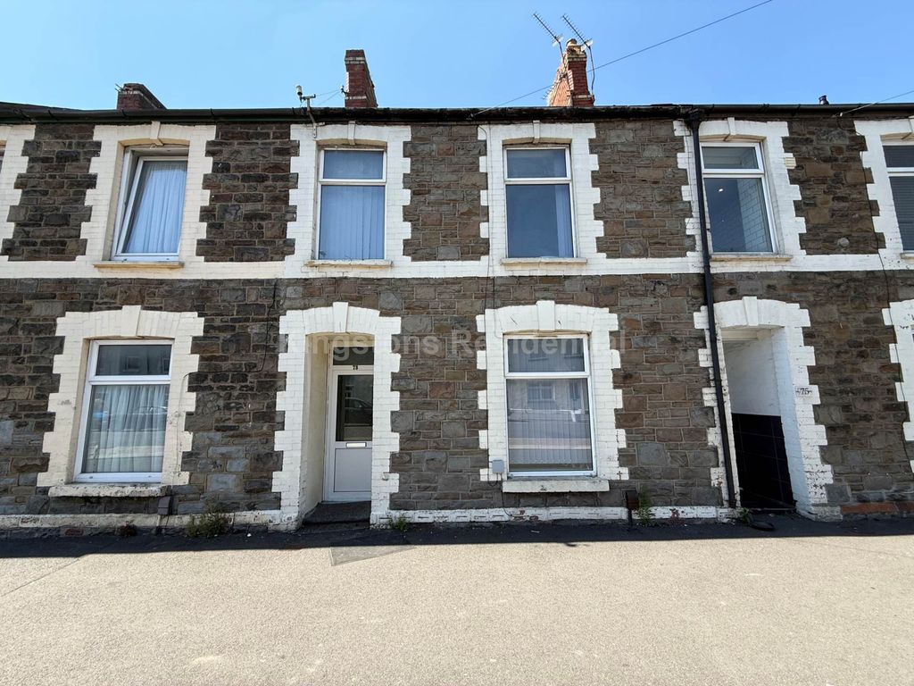 Property photo 2 of 12