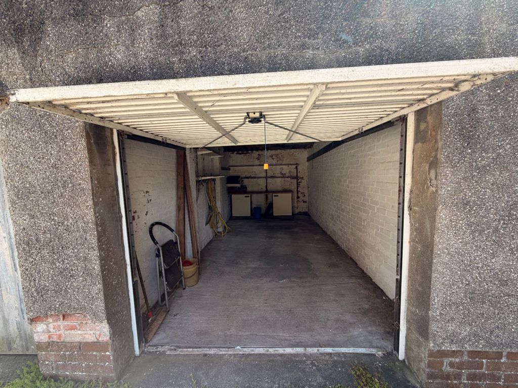 Property photo 3 of 8 5195724