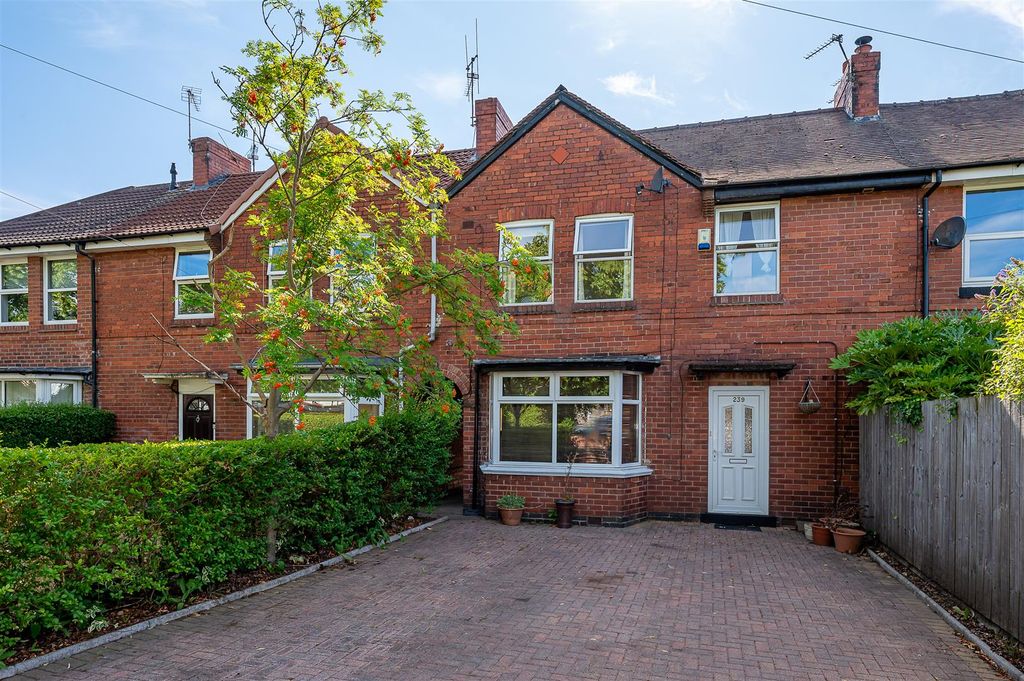 Property photo 1 of 17 External