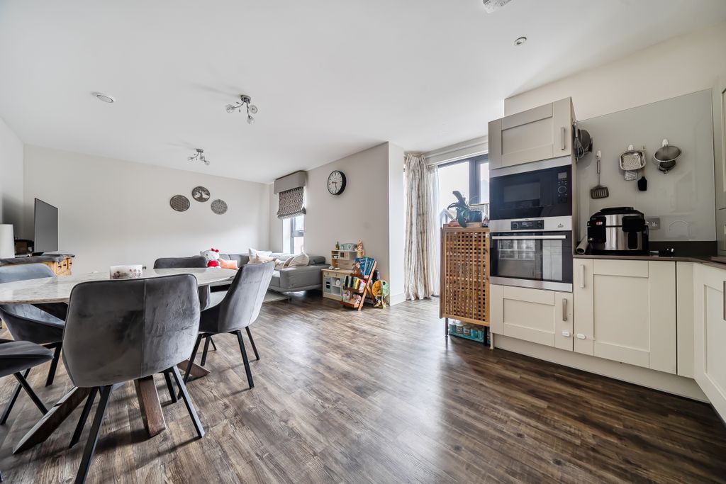 Property photo 1 of 16 1396997-14-695F912F379Cb