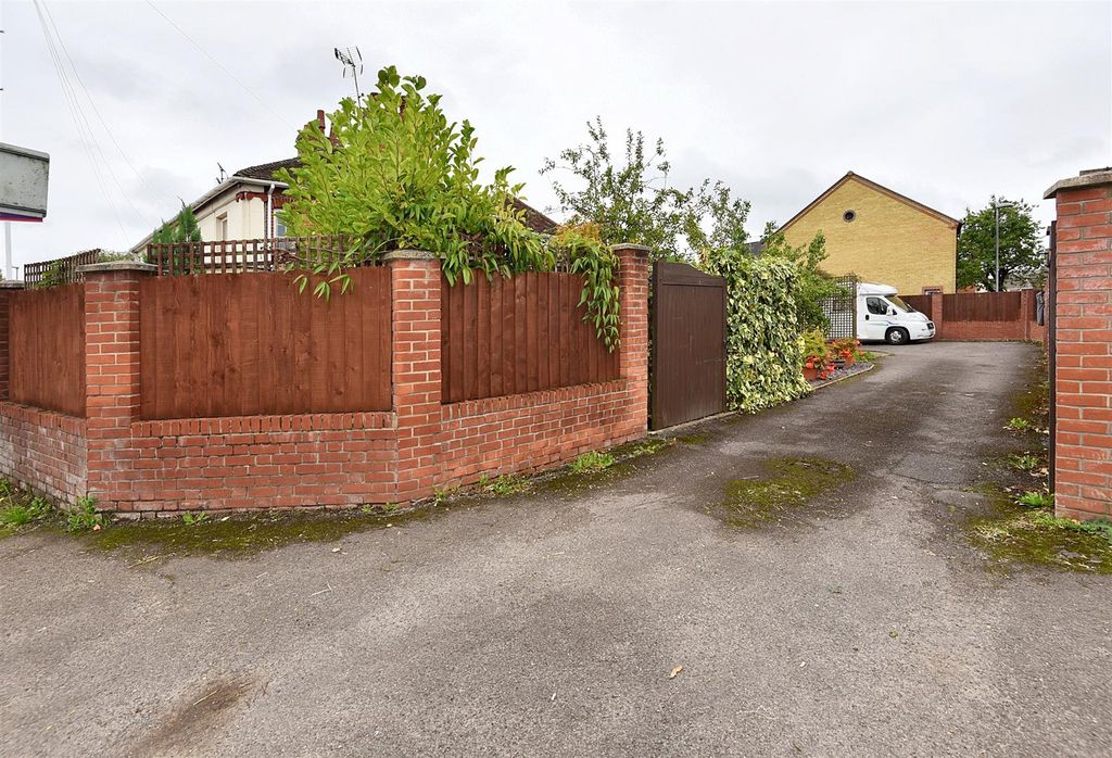 Property photo 3 of 8 Land