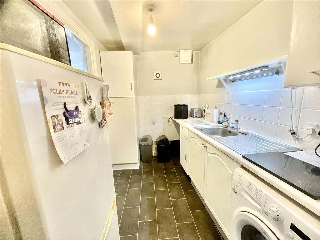 Property photo 3 of 7 E95A6819-Bfa9-47Ec-82D9-Eccc5D0447D2.Jpeg