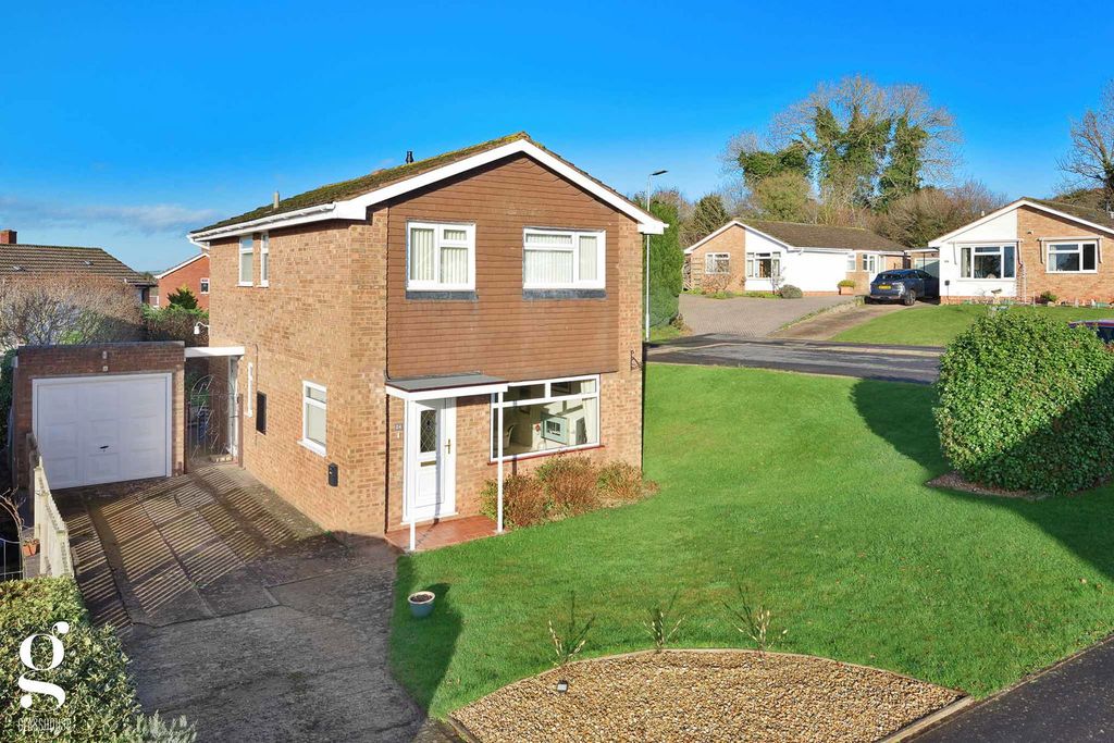 Property photo 1 of 32