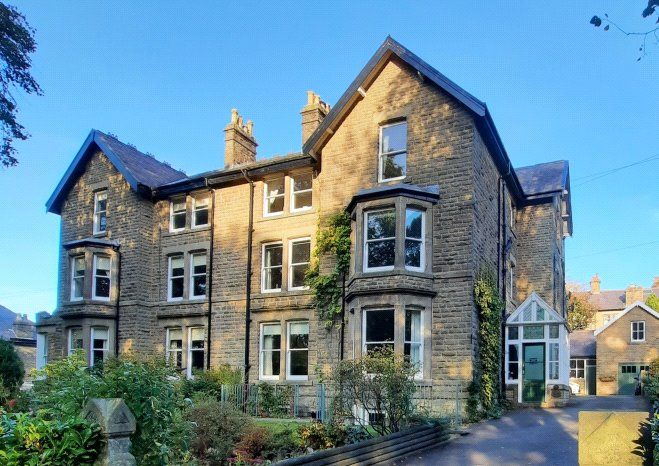 Property photo 1 of 17 Front