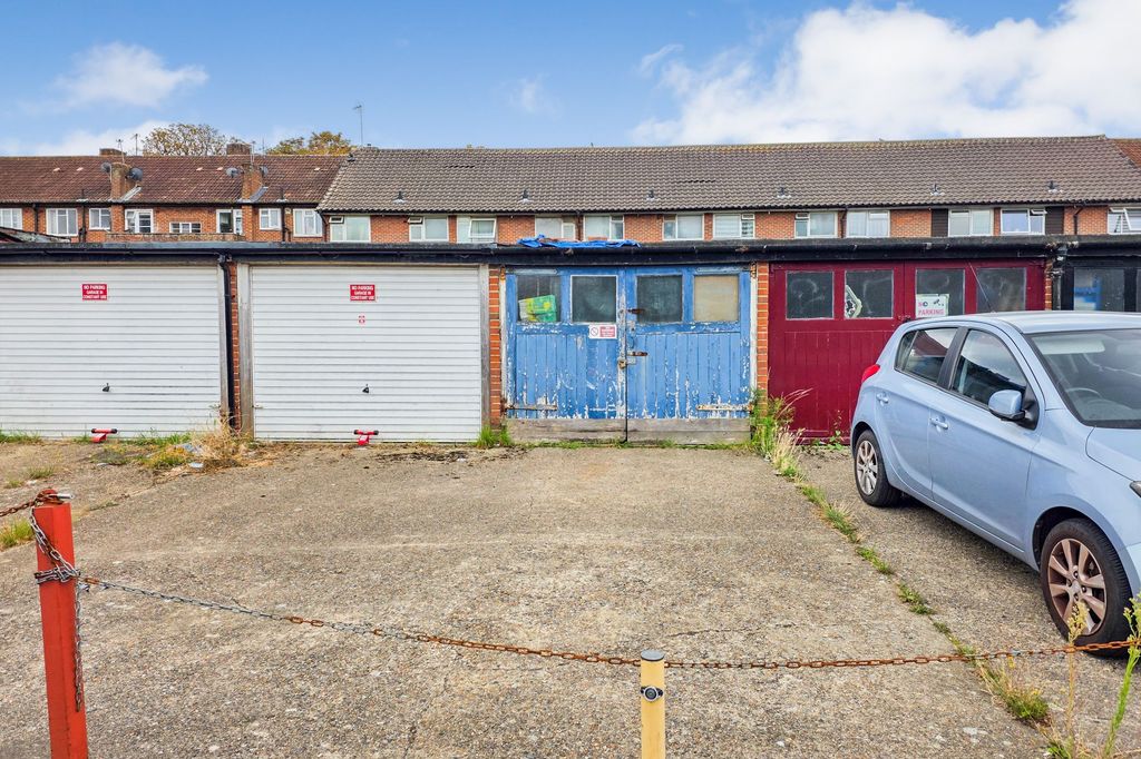 Property photo 1 of 1 Garage 4, Essoldo Way, Beverely Drive, London Ha8 5Nl