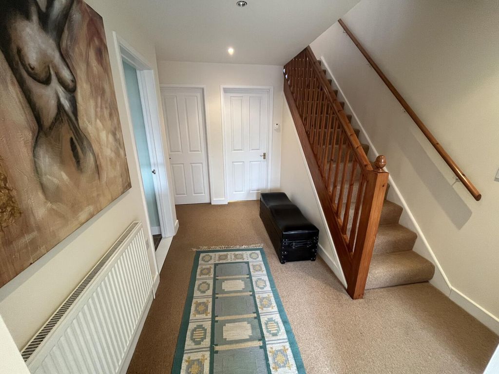 Property photo 2 of 14 Hallway