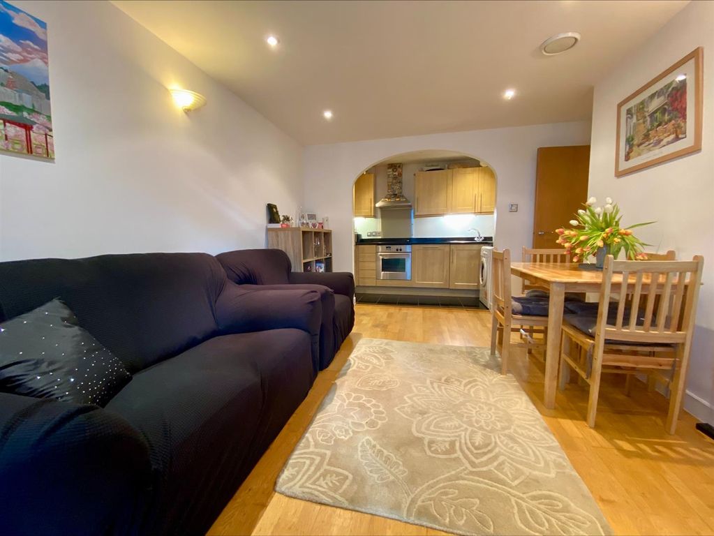 Property photo 2 of 8 Lounge-Diner