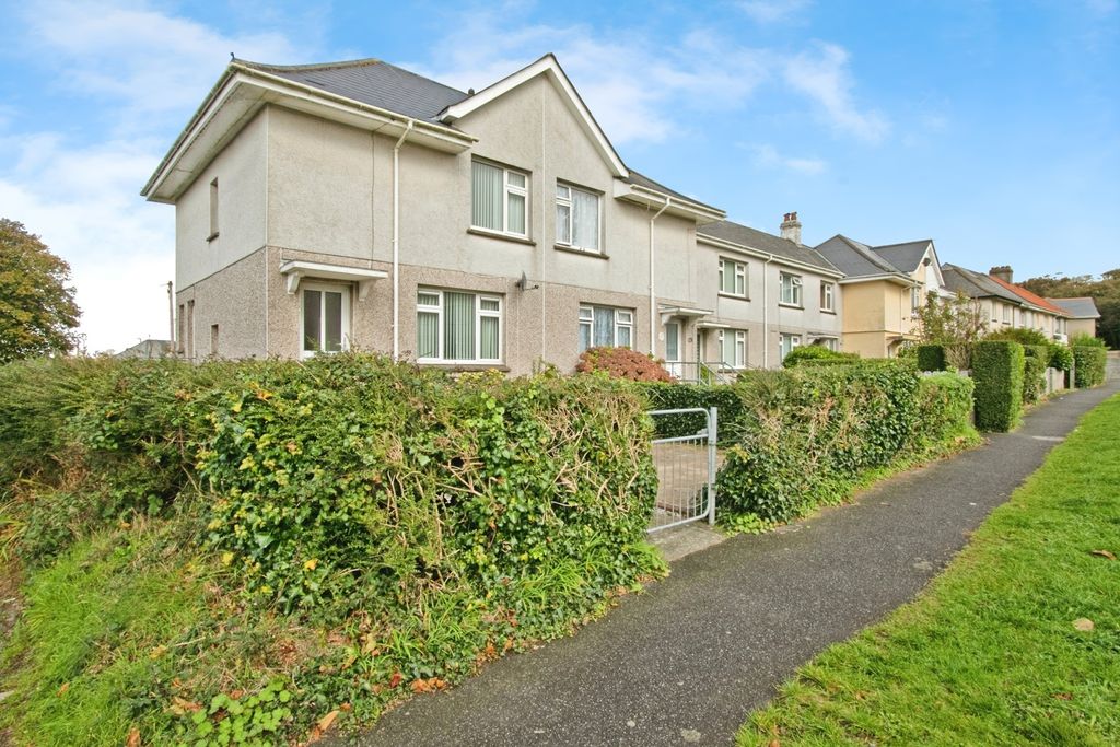 Property photo 1 of 10 Front