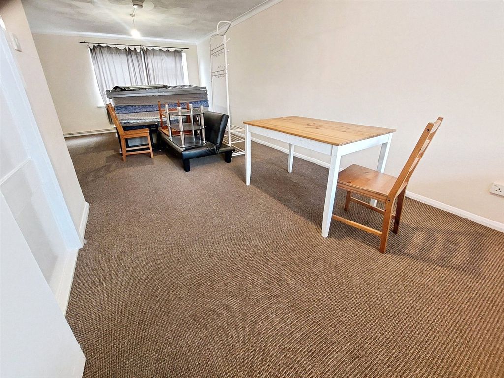 Property photo 2 of 10 Picture No. 06