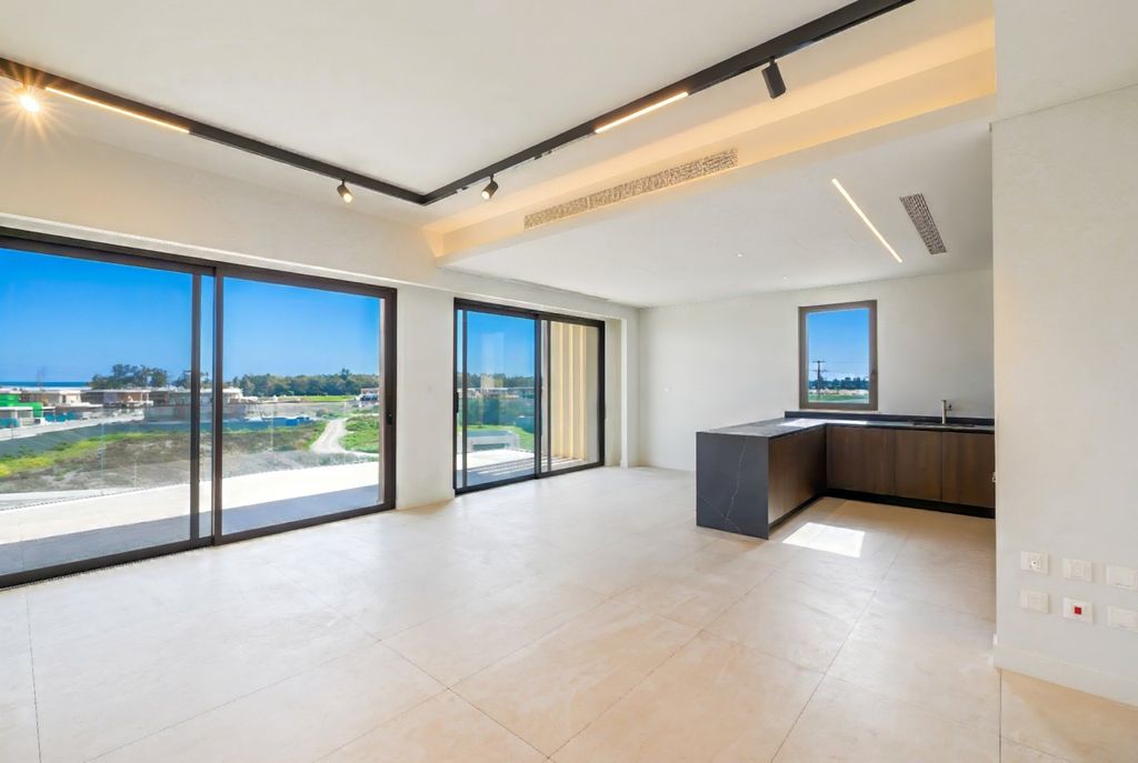 Property photo 3 of 26