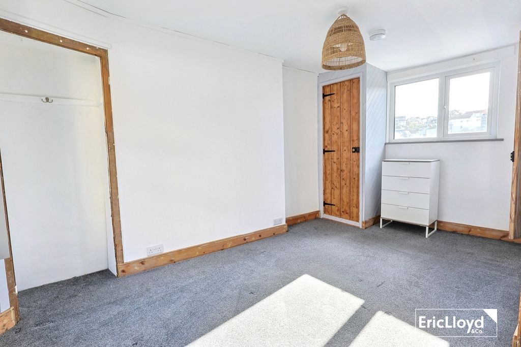 Property photo 3 of 11 Photo 4