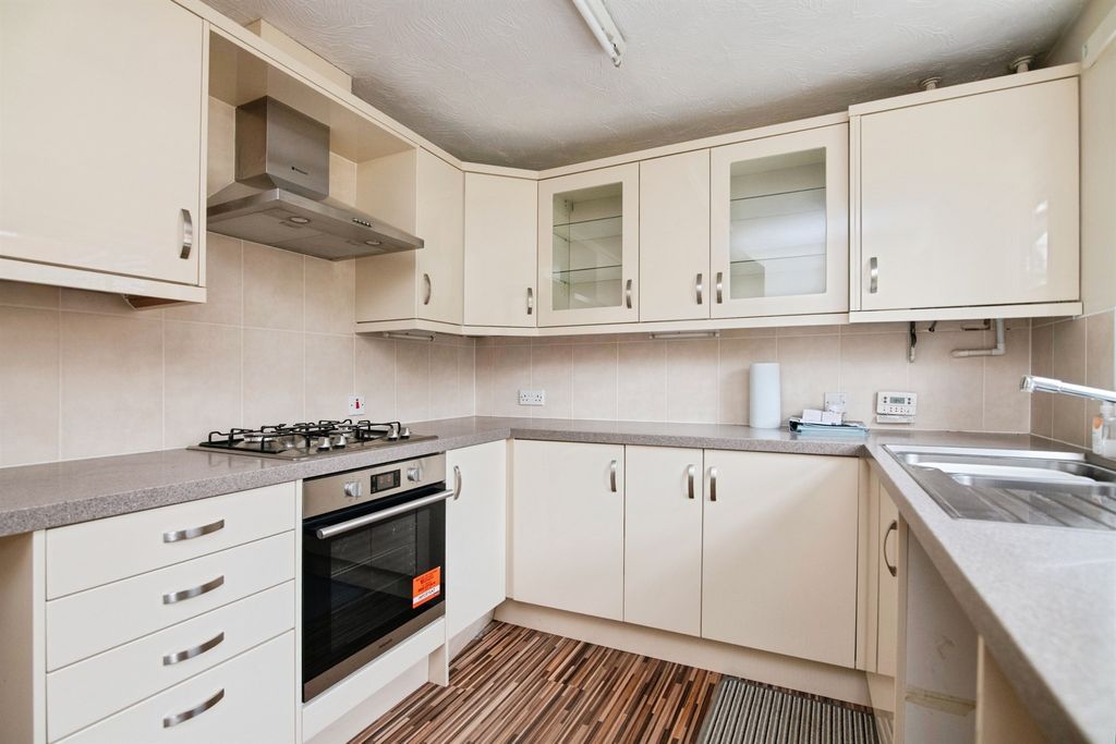 Property photo 2 of 16