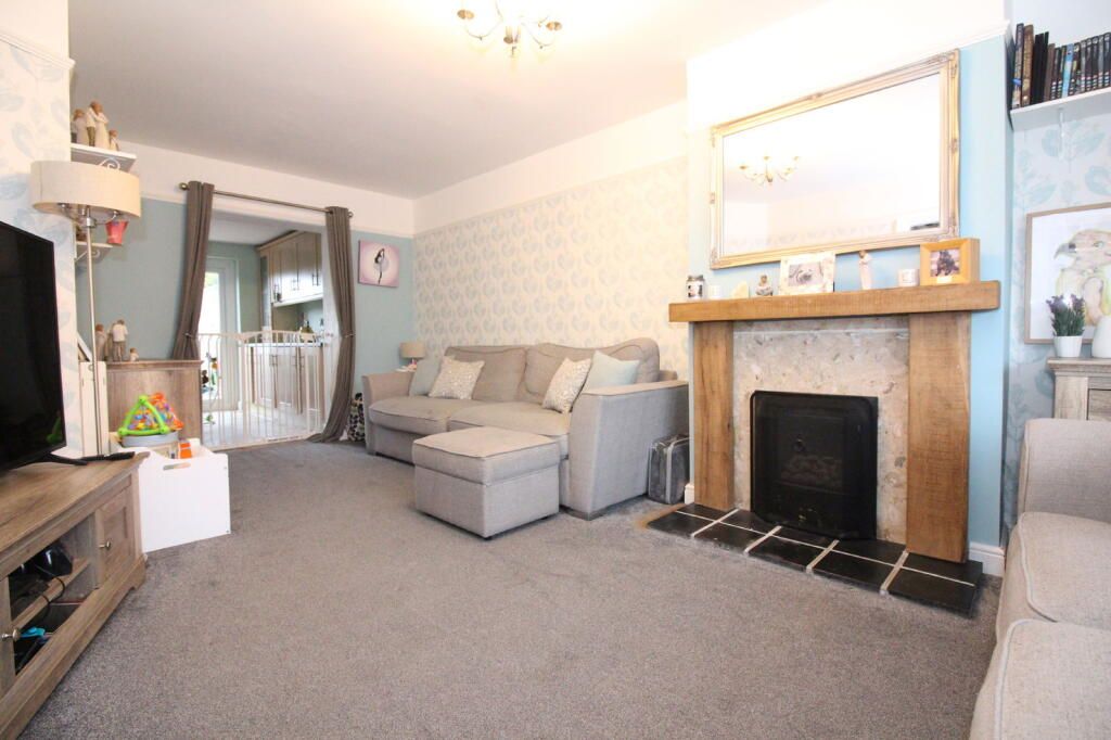 Property photo 2 of 15 5E93c088A3F4Ded170d328B1Bfb76d3B.Jpeg