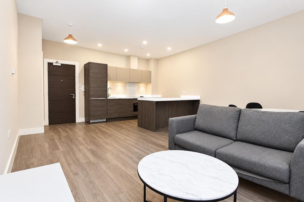 Property photo 1 of 8 Spacious Modern Open-Plan Living Room And Kitchen...