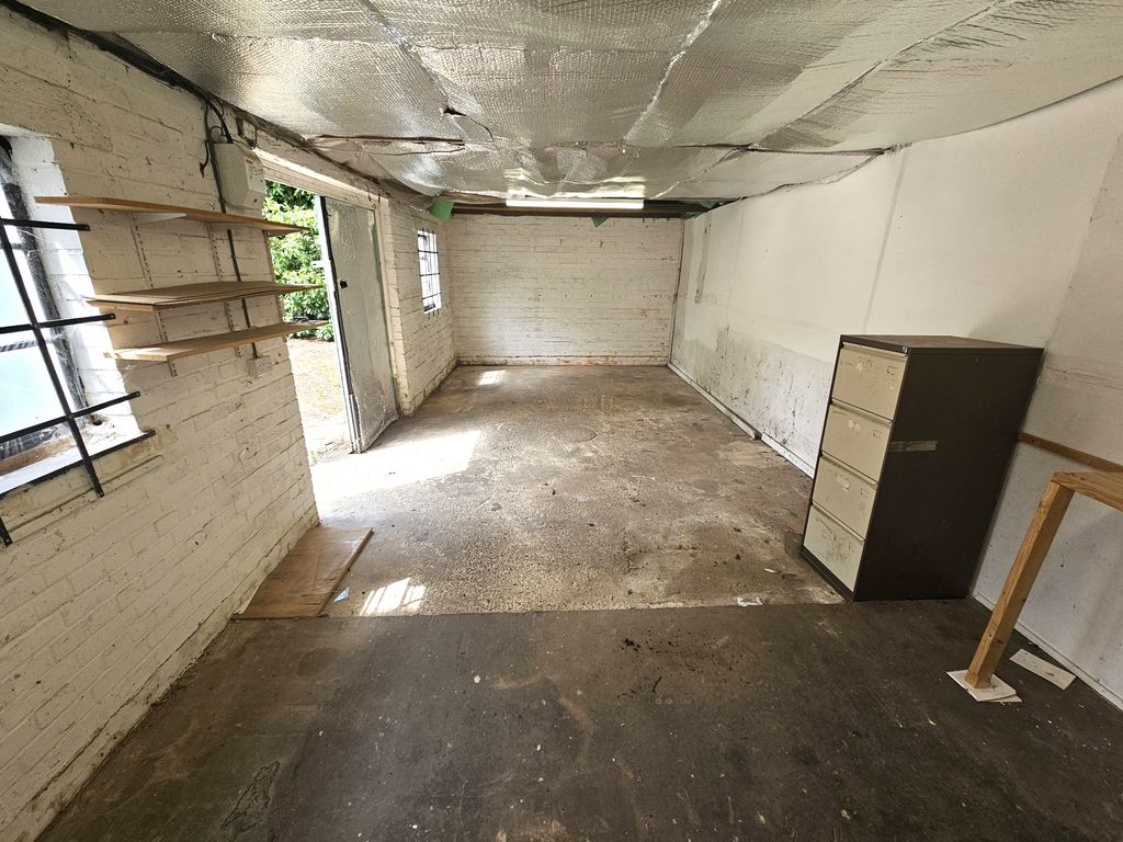 Property photo 2 of 3