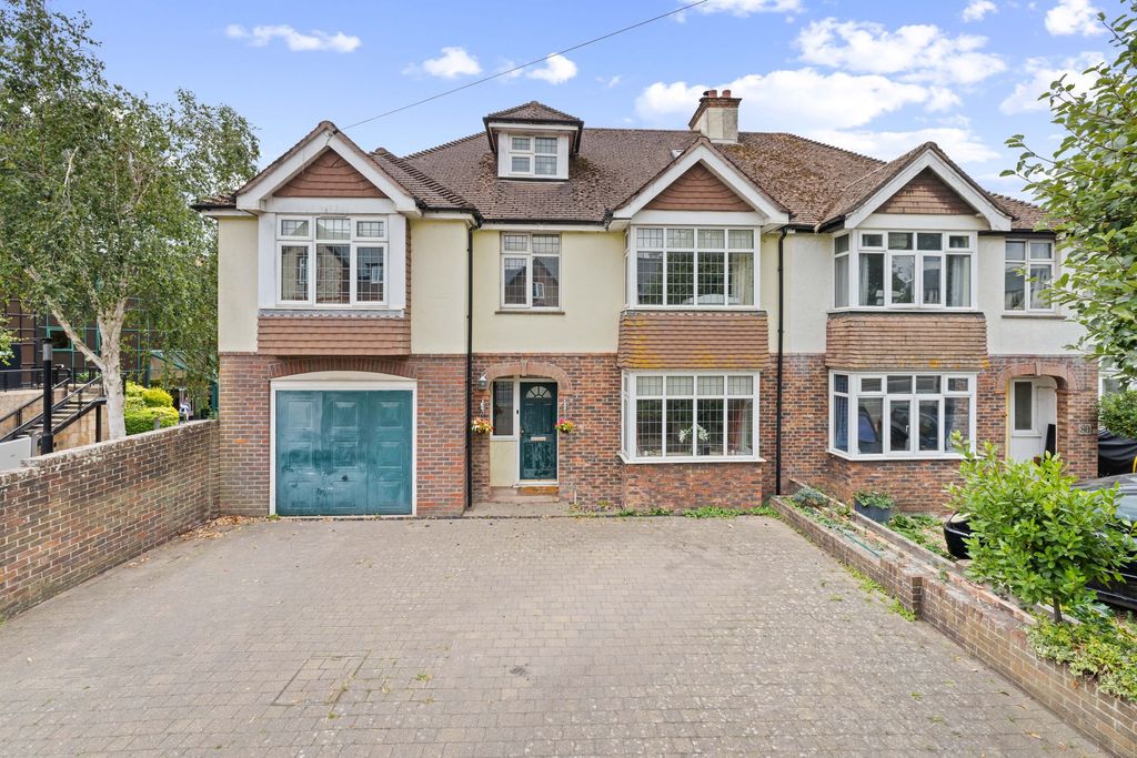 Property photo 1 of 22