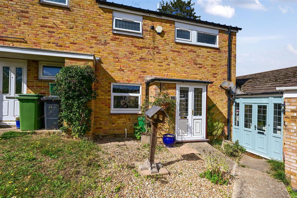 Property photo 1 of 13 Wagner Close
