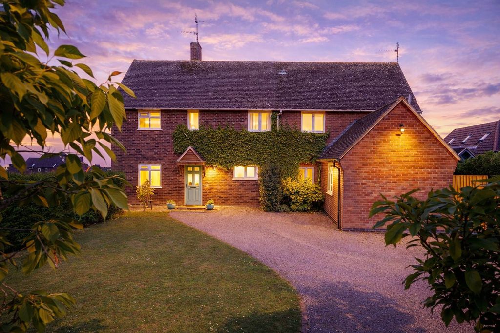 Property photo 1 of 35