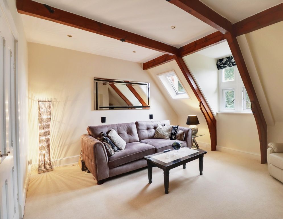 Property photo 2 of 23 Lounge