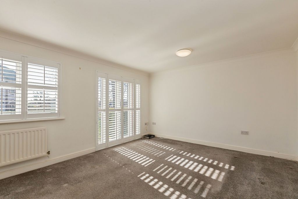 Property photo 3 of 12 Pbox-Img.Jpg