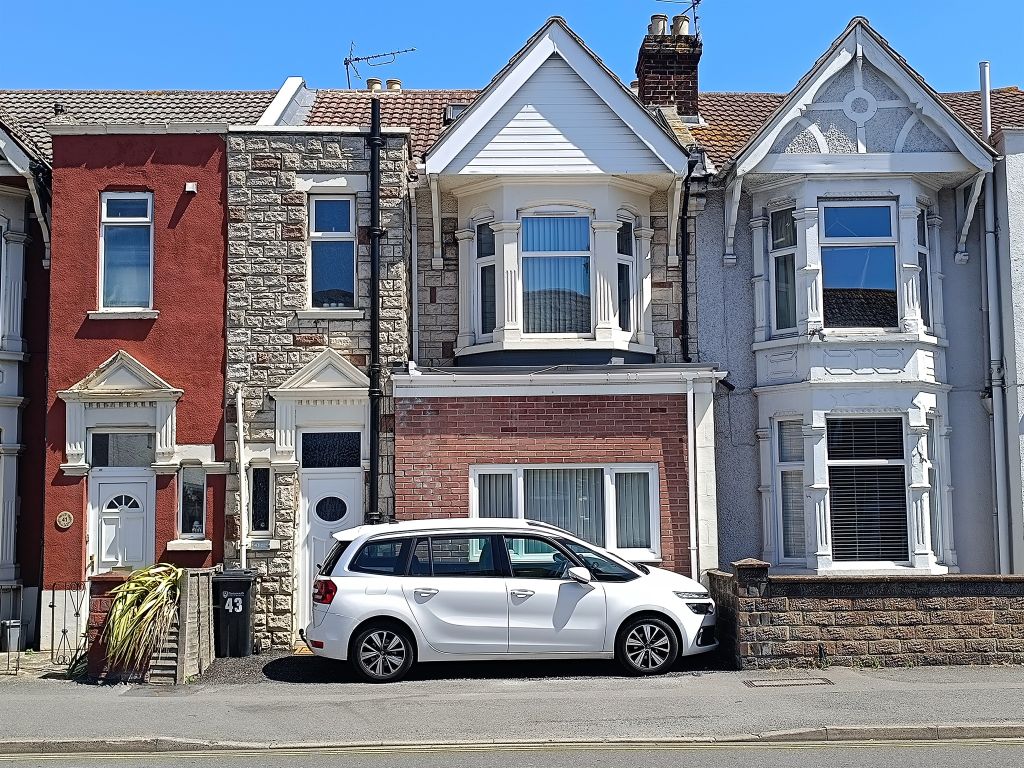 Property photo 1 of 18