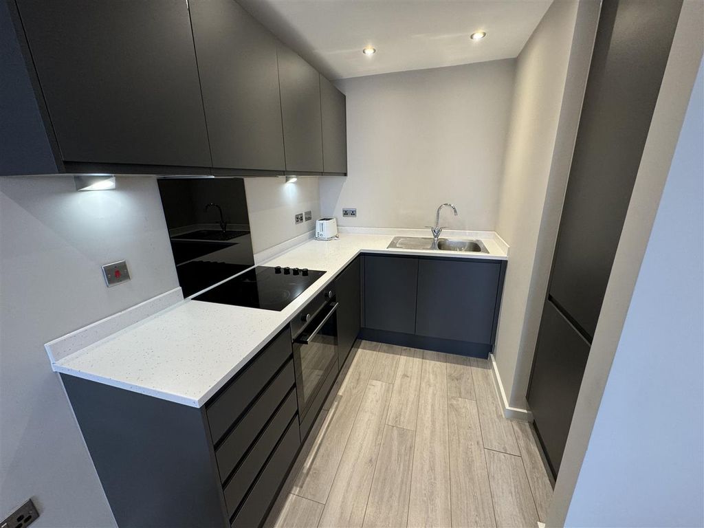 Property photo 2 of 9 Kitchen