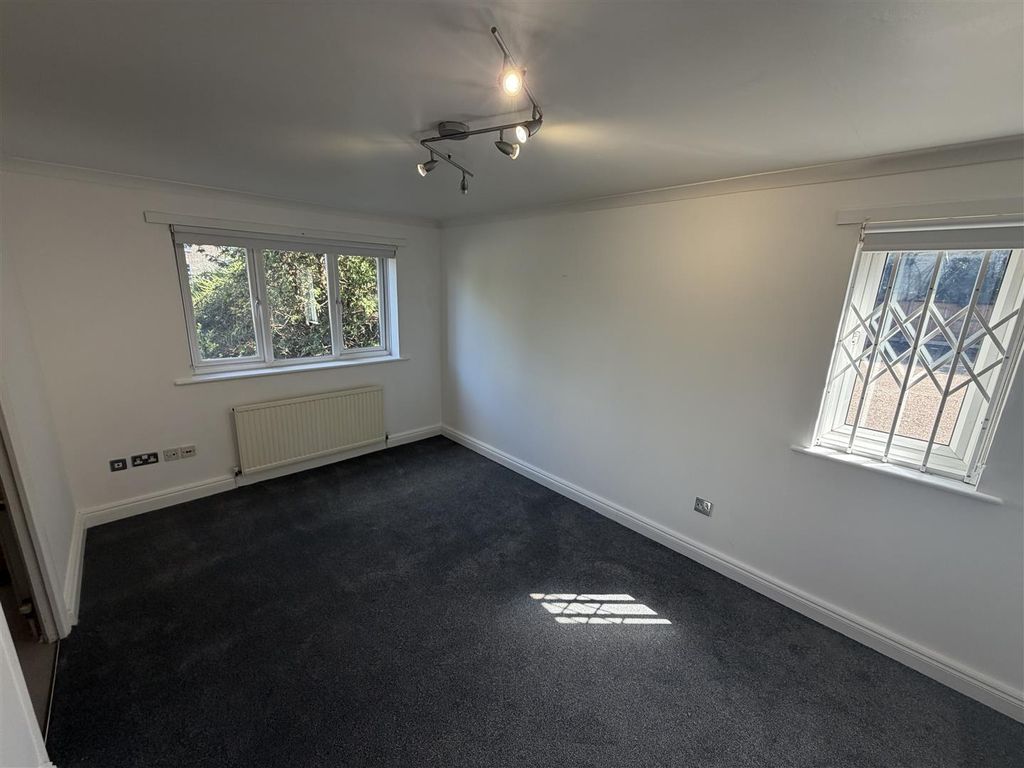Property photo 3 of 10 Tempimageoewvil.Jpg