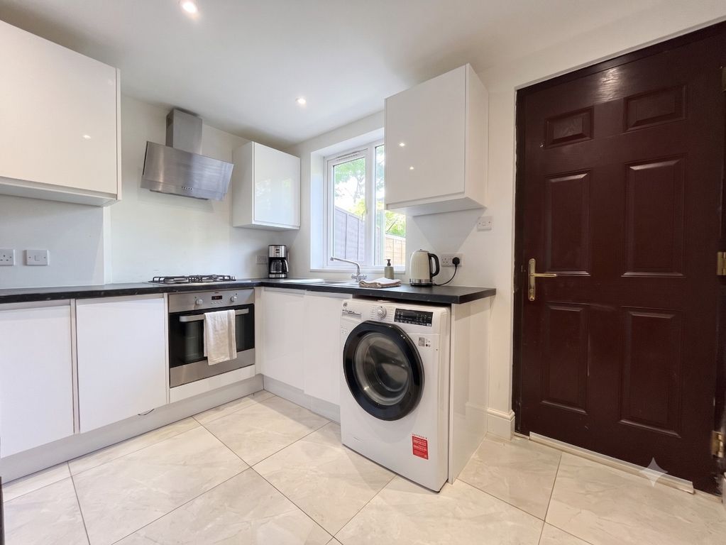 Property photo 3 of 12 5169414